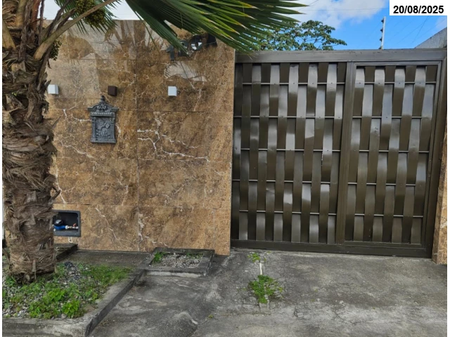 Casa c/ 69,98m² - terreno c/ 140m²