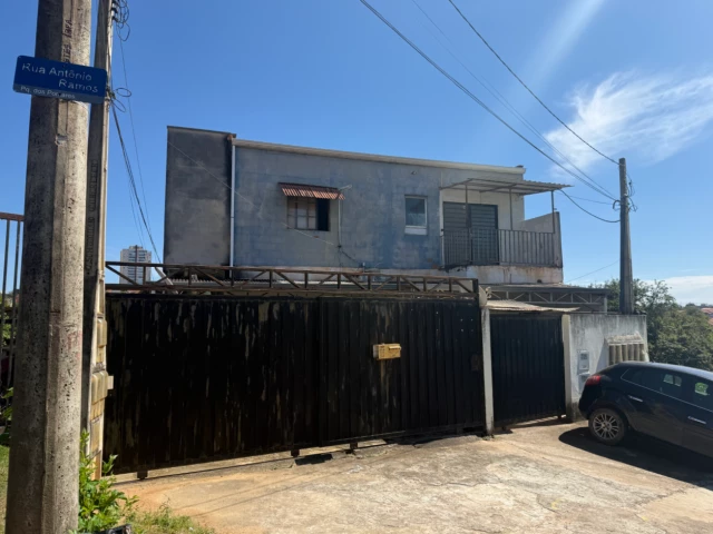 Edificação - Terreno c/ 250,20m²