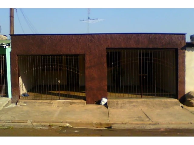 Casa c/ 63m² - Terreno c/ 150m²