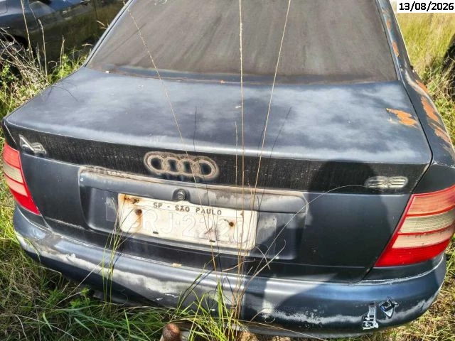 Audi A4 - 96/97 - Preto