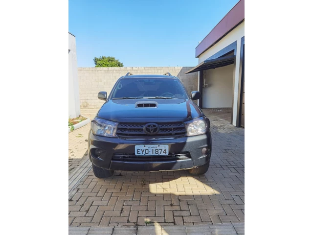 Toyota/ Hilux SW4 4X4