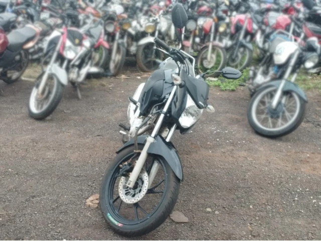 Lote com 11 motos